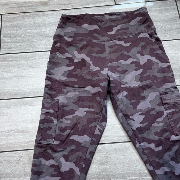 Pink Victoria Secret Womens Pink Active Pink Camo Leggings Size Small - Picture 2 of 7